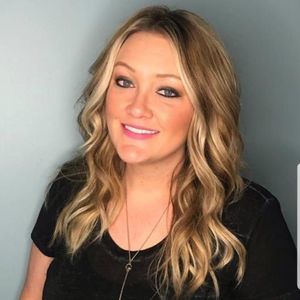 Meet your Posher, Hallie